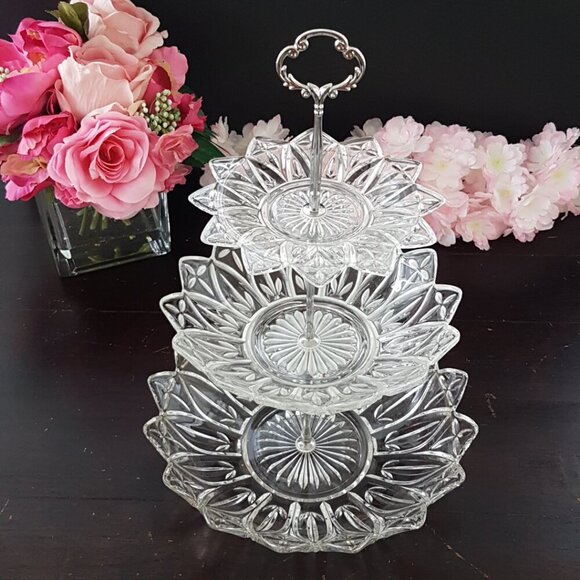 Hand Crafted 3 Tier Federal Glass Petal Flower Cake Stand Tea Party Fruit Bowl - Picture 6 of 14